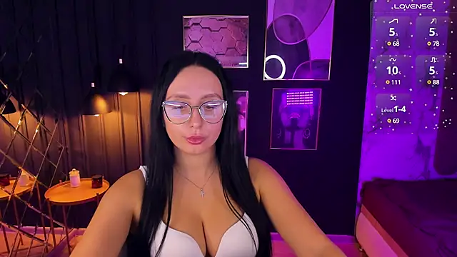 Christy Calypso online show from December 10, 2024, 2:05 am