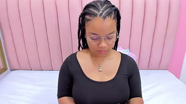 ISABELLA 020 online show from January 18, 2025, 12:36 pm
