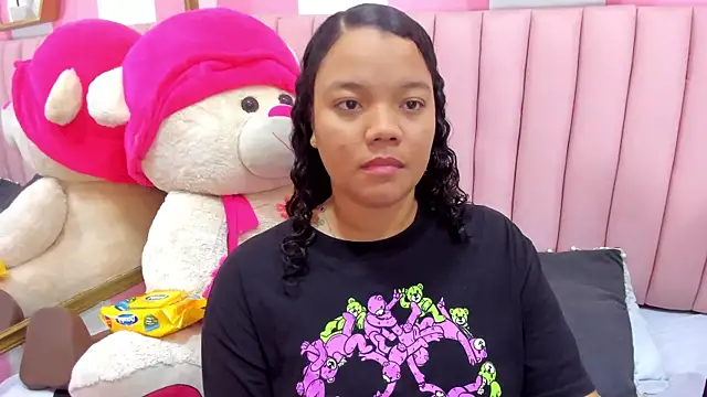 ISABELLA 020 online show from October 18, 2025, 2:29 pm