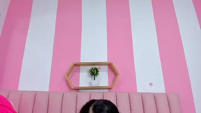 ISABELLA 020 online show from February 12, 2026, 12:11 pm