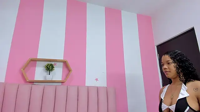 ISABELLA 020 online show from February 18, 2026, 1:40 pm