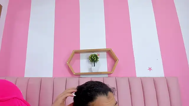 ISABELLA 020 online show from February 27, 2026, 12:49 pm