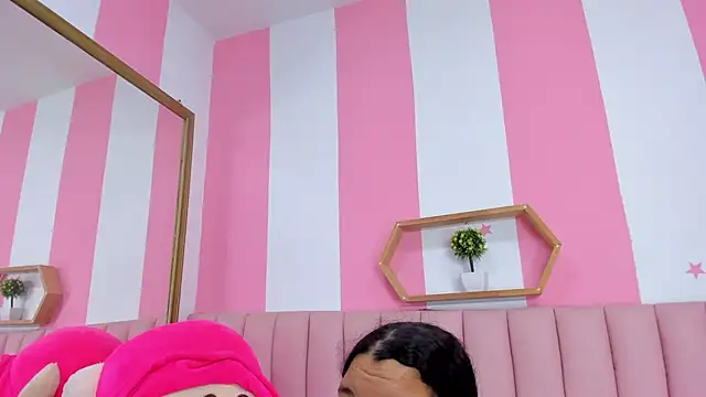 ISABELLA 020 online show from March 5, 2026, 12:56 pm