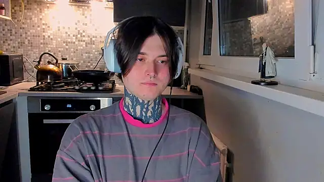  torfin  online show from February 23, 2026, 9:56 pm