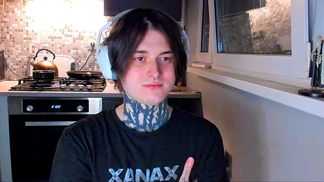  torfin  online show from March 28, 2026, 9:47 pm