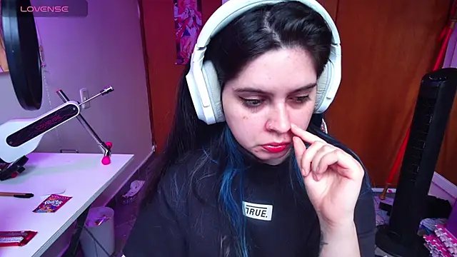 Snapshot of Vallolet_Spencer chatting on February 22, 2025, 12:49 am Vallolet Spencer online show from February 22, 2025, 12:49 am