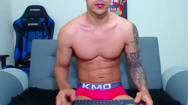 Snapshot of Tristan-bm chatting on January 8, 2025, 2:25 pm Tristan-bm online show from January 8, 2025, 2:25 pm