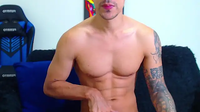 Snapshot of Tristan-bm chatting on February 5, 2025, 4:58 pm Tristan-bm online show from February 5, 2025, 4:58 pm