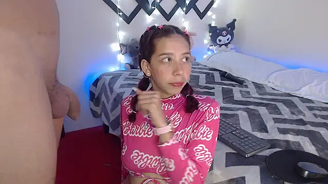 Snapshot of TOM_NATASHA chatting on February 22, 2025, 7:47 pm TOM NATASHA online show from February 22, 2025, 7:47 pm