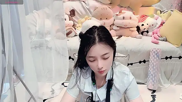 AKiKi711 online show from July 12, 2026, 4:58 am