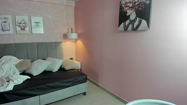 zara  sweet online show from October 16, 2025, 1:23 pm