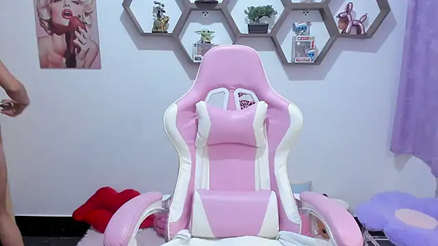 SharonSander online show from November 25, 2025, 9:59 pm