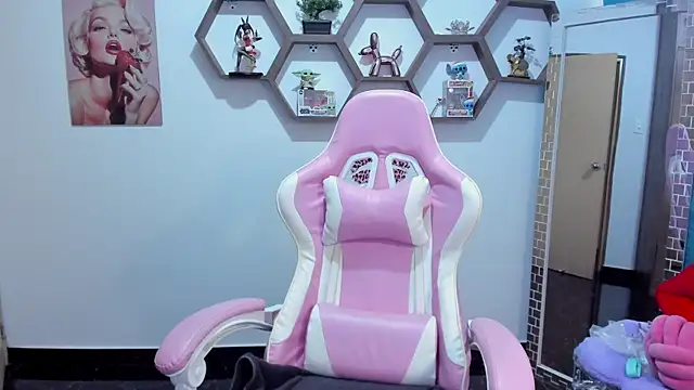 SharonSander online show from July 2, 2026, 10:38 pm