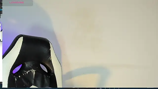 bella hadid1  online show from February 22, 2025, 10:09 pm