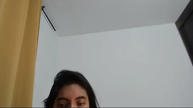 Snapshot of miss_eylens chatting on July 8, 2026, 5:12 am miss eylens online show from July 8, 2026, 5:12 am