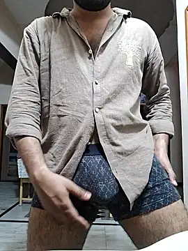 Vickyy 001 online show from April 3, 2026, 5:00 pm