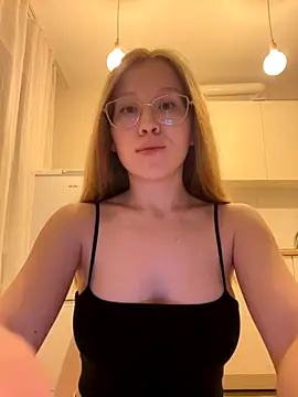 Snapshot of Eva_Weyne chatting on September 18, 2025, 7:05 pm Eva Weyne online show from September 18, 2025, 7:05 pm