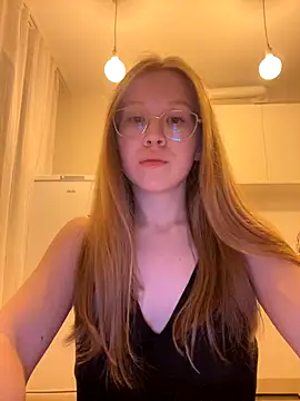 Snapshot of Eva_Weyne chatting on September 28, 2025, 7:19 pm Eva Weyne online show from September 28, 2025, 7:19 pm