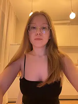 Snapshot of Eva_Weyne chatting on October 7, 2025, 8:06 pm Eva Weyne online show from October 7, 2025, 8:06 pm