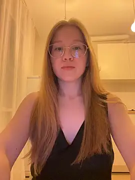 Eva Weyne online show from November 19, 2025, 9:48 pm