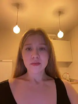 Eva Weyne online show from June 24, 2026, 9:36 pm