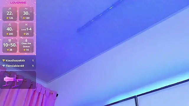 SarayRoyse online show from February 6, 2025, 10:10 pm