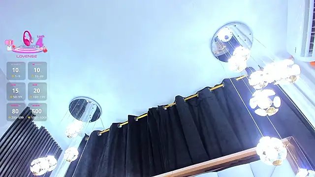 SarayRoyse online show from March 6, 2026, 7:32 pm