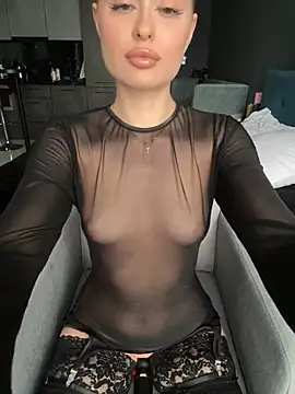 Snapshot of Sweet__Milly chatting on February 26, 2025, 2:46 pm Sweet Milly online show from February 26, 2025, 2:46 pm