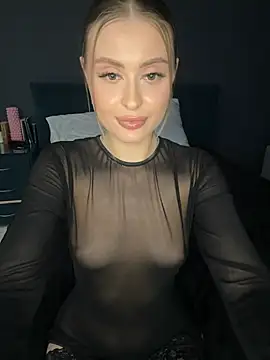 Snapshot of Sweet__Milly chatting on February 26, 2025, 5:50 pm Sweet Milly online show from February 26, 2025, 5:50 pm