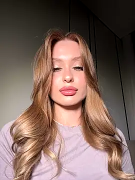 Snapshot of Sweet__Milly chatting on January 7, 2026, 4:20 pm Sweet Milly online show from January 7, 2026, 4:20 pm