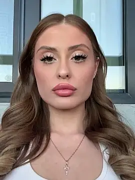 Sweet  Milly online show from March 15, 2026, 1:28 pm