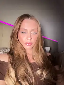Sweet  Milly online show from April 28, 2026, 6:35 pm