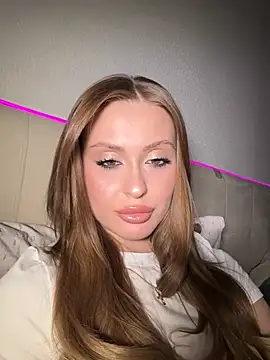 Sweet  Milly online show from April 30, 2026, 7:31 pm
