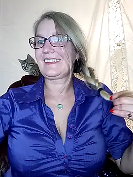 irinamaux online show from January 6, 2025, 5:49 pm