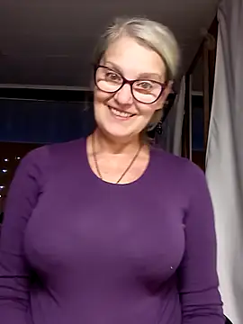 Snapshot of irinamaux chatting on September 25, 2025, 5:00 am irinamaux online show from September 25, 2025, 5:00 am