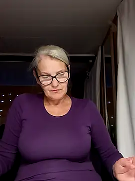 Snapshot of irinamaux chatting on September 30, 2025, 5:07 pm irinamaux online show from September 30, 2025, 5:07 pm