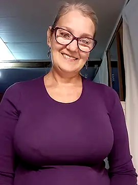 Snapshot of irinamaux chatting on October 12, 2025, 5:28 am irinamaux online show from October 12, 2025, 5:28 am