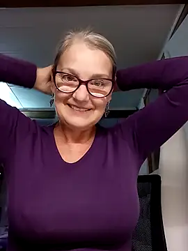 Snapshot of irinamaux chatting on October 13, 2025, 5:18 am irinamaux online show from October 13, 2025, 5:18 am