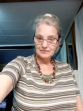 Snapshot of irinamaux chatting on October 21, 2025, 4:51 pm irinamaux online show from October 21, 2025, 4:51 pm