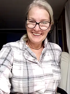 Snapshot of irinamaux chatting on October 25, 2025, 4:31 am irinamaux online show from October 25, 2025, 4:31 am