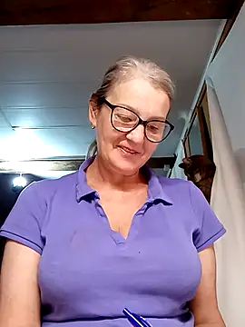 Snapshot of irinamaux chatting on October 28, 2025, 5:44 am irinamaux online show from October 28, 2025, 5:44 am