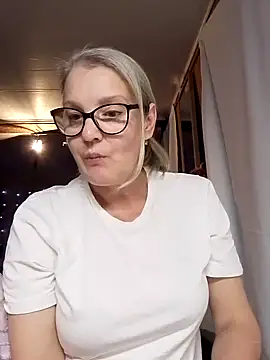 Snapshot of irinamaux chatting on November 6, 2025, 6:53 pm irinamaux online show from November 6, 2025, 6:53 pm