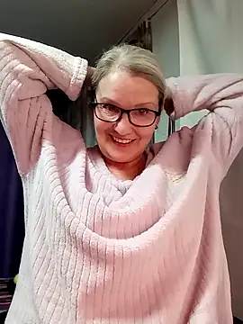 Snapshot of irinamaux chatting on February 6, 2026, 3:59 pm irinamaux online show from February 6, 2026, 3:59 pm