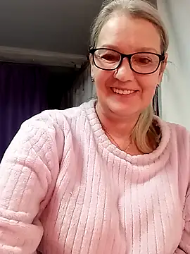 Snapshot of irinamaux chatting on February 7, 2026, 7:34 am irinamaux online show from February 7, 2026, 7:34 am