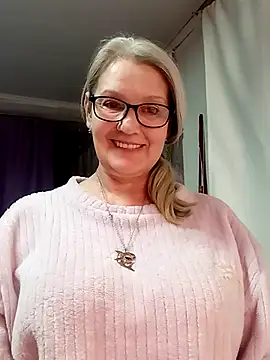 Snapshot of irinamaux chatting on February 8, 2026, 4:21 pm irinamaux online show from February 8, 2026, 4:21 pm