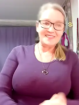 Snapshot of irinamaux chatting on February 14, 2026, 2:30 am irinamaux online show from February 14, 2026, 2:30 am