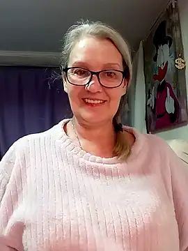 Snapshot of irinamaux chatting on February 15, 2026, 9:22 pm irinamaux online show from February 15, 2026, 9:22 pm