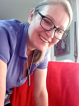 Snapshot of irinamaux chatting on February 17, 2026, 7:16 am irinamaux online show from February 17, 2026, 7:16 am