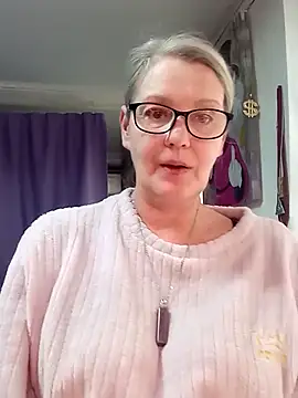 Snapshot of irinamaux chatting on February 20, 2026, 8:16 am irinamaux online show from February 20, 2026, 8:16 am