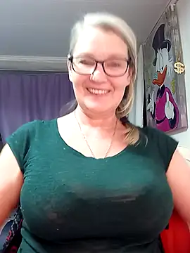 Snapshot of irinamaux chatting on February 22, 2026, 3:18 am irinamaux online show from February 22, 2026, 3:18 am